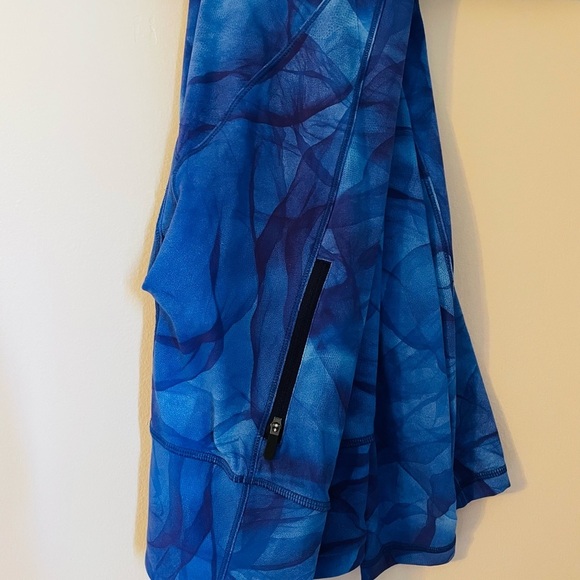 Lululemon Women’s leggings size 2 Blue​​ - Picture 2 of 3